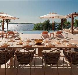 5 bedroom villa with infinity pool and sea views Hvar Town, sleeps 10